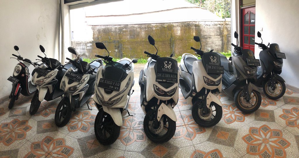 anggu Bike Rental menawarkan kemudahan sewa sepeda motor di Canggu untuk menjelajahi keindahan Bali dengan cara yang ramah lingkungan. Nikmati petualangan santai dengan sepeda yang nyaman dan ideal untuk mengelilingi Canggu dan sekitarnya.