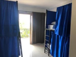 The Hostel Canggu menawarkan akomodasi modern dengan suasana santai yang sempurna untuk para wisatawan. Nikmati pengalaman menginap yang nyaman dengan lokasi strategis dekat pantai dan berbagai tempat menarik di Canggu.